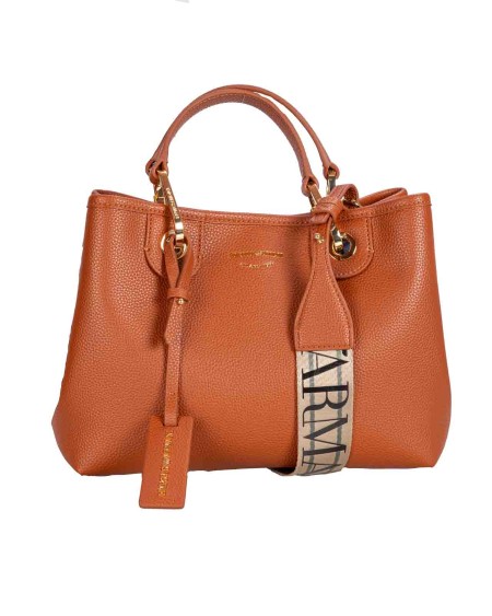 Shop EMPORIO ARMANI Saldi Borsa: Emporio Armani shopper MyEA Bag piccola, stampa cervo.
Borsa a mano realizzata con rifinitura stampa cervo.
Tracolla logata removibile e regolabile.
Logo frontale dorato.
Doppi manici a tono. 
I manici possono essere sganciati e i ganci possono essere cambiati con quelli della stessa linea. 
Pochette interna in coordinato con zip. 
Interno foderato.
Dimensioni: 26 x 20 x 10 cm.
Composizione: 100% poliuretano.
Made in China.. Y3D166 YFO5B-85550